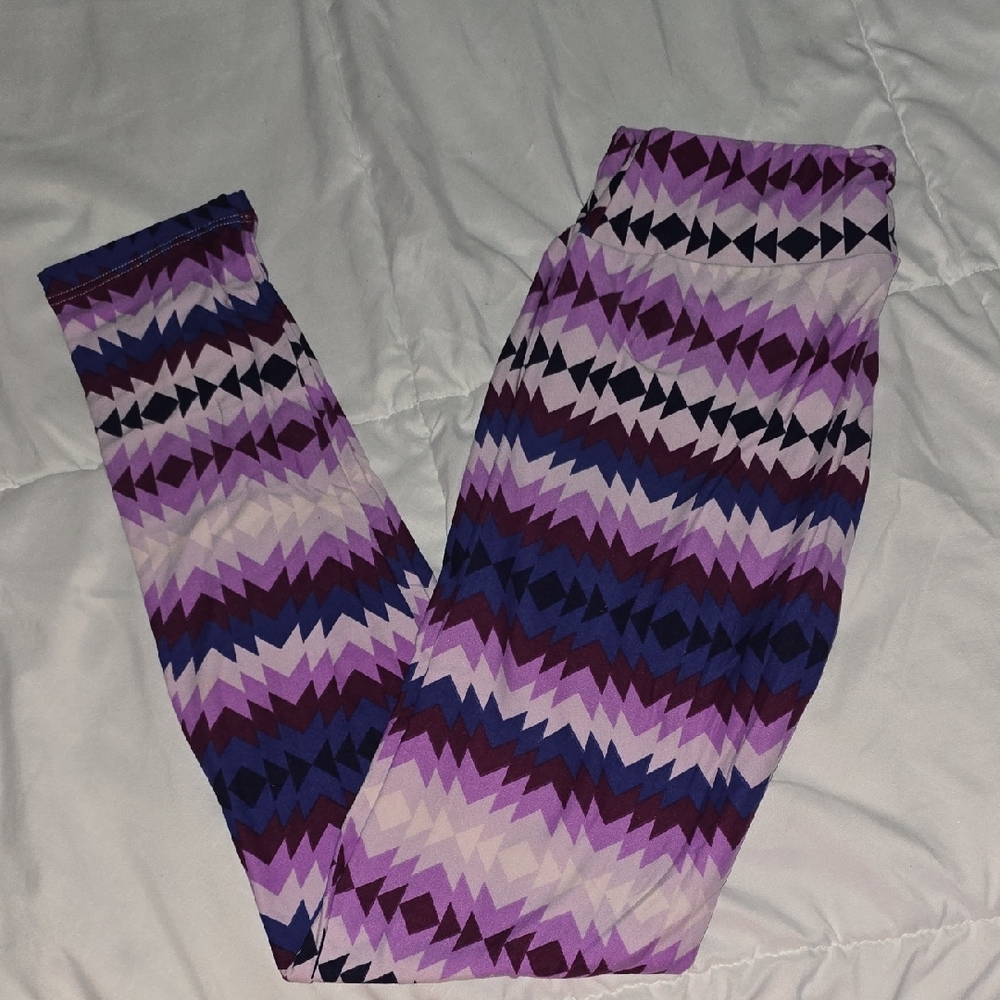 LuLaRoe One Size Leggings with Purple and Blue Chevron